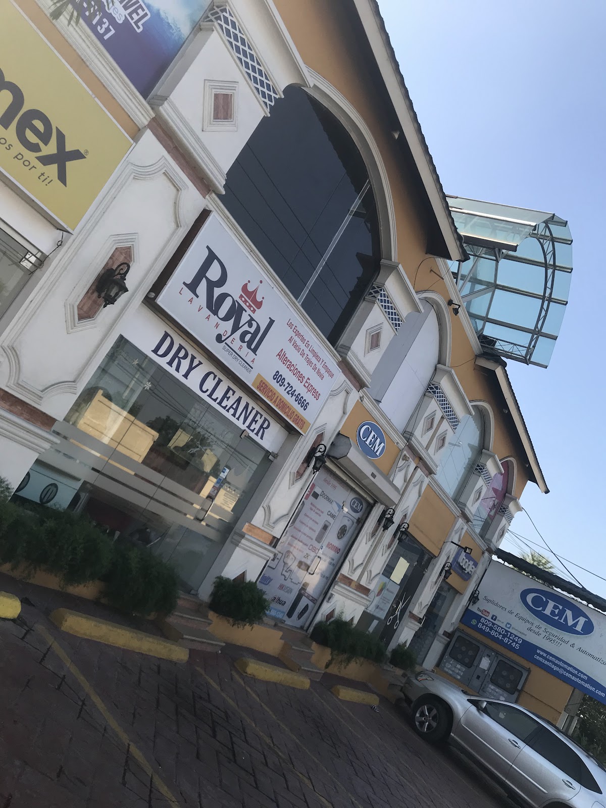 Royal Lavanderia (super dry cleaner) - Imagen 3