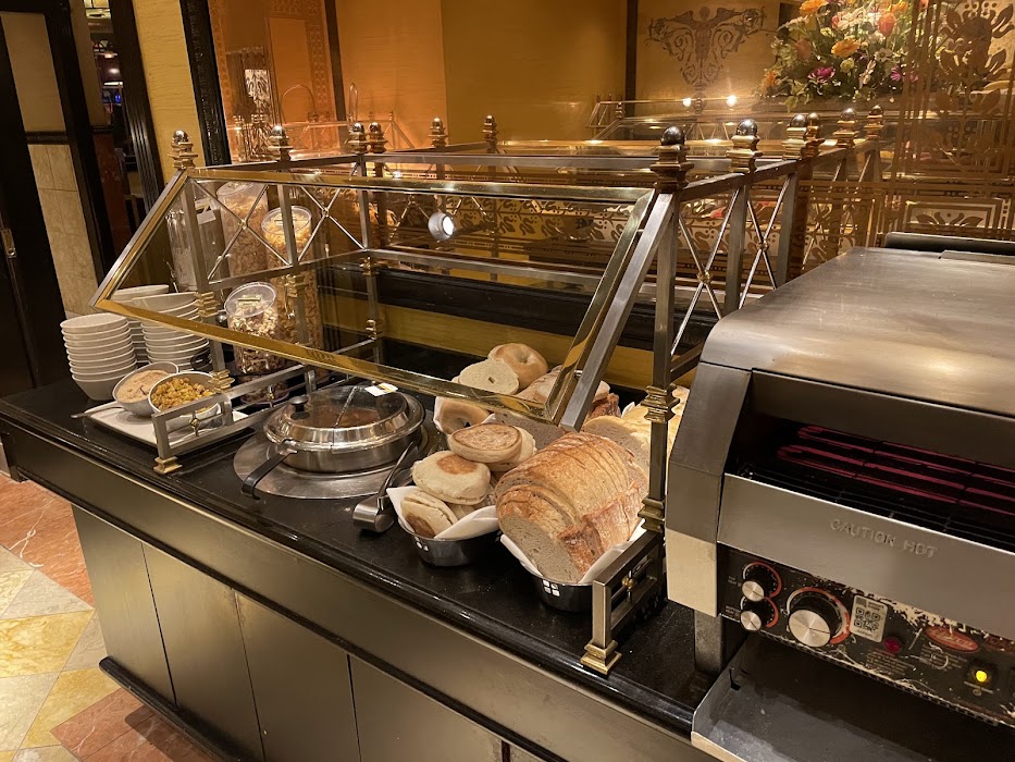 Grand Lux Cafe fotoğraf 1