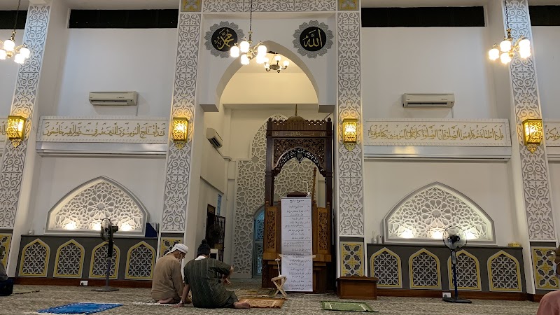 Circle Masjid Kampung Melayu Majidi Johor Bahru photo 2