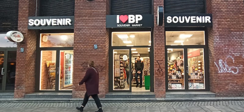 I love Budapest souvenir market