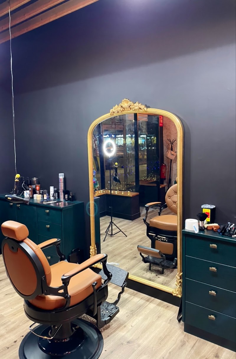 UXÍA CARBALLO SALÓN MASCULINO photo 2