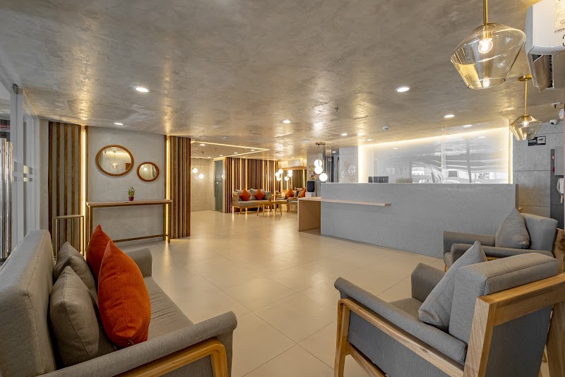 iHotel Uptown BGC