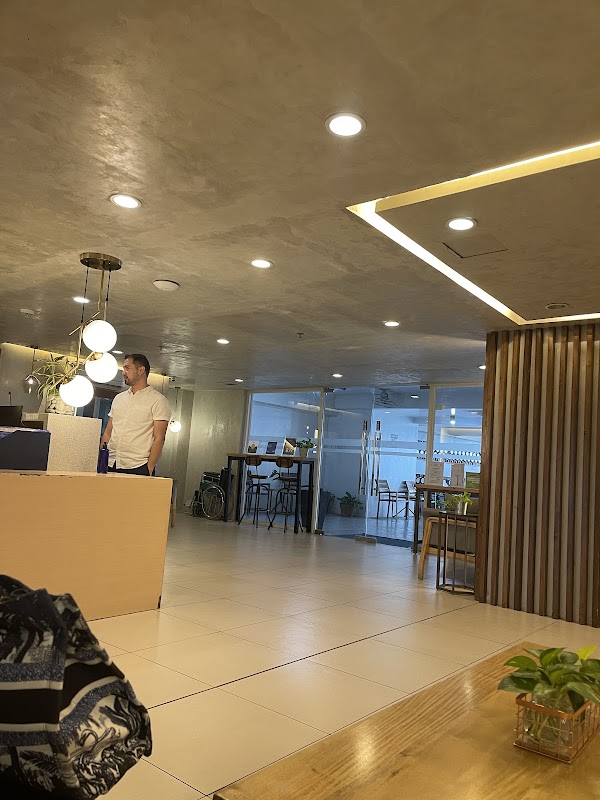 iHotel Uptown BGC
