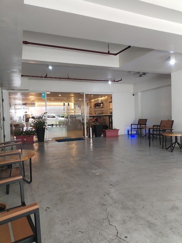 iHotel Uptown BGC