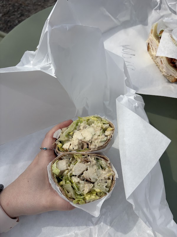 Buck's Deli & Market photo 4