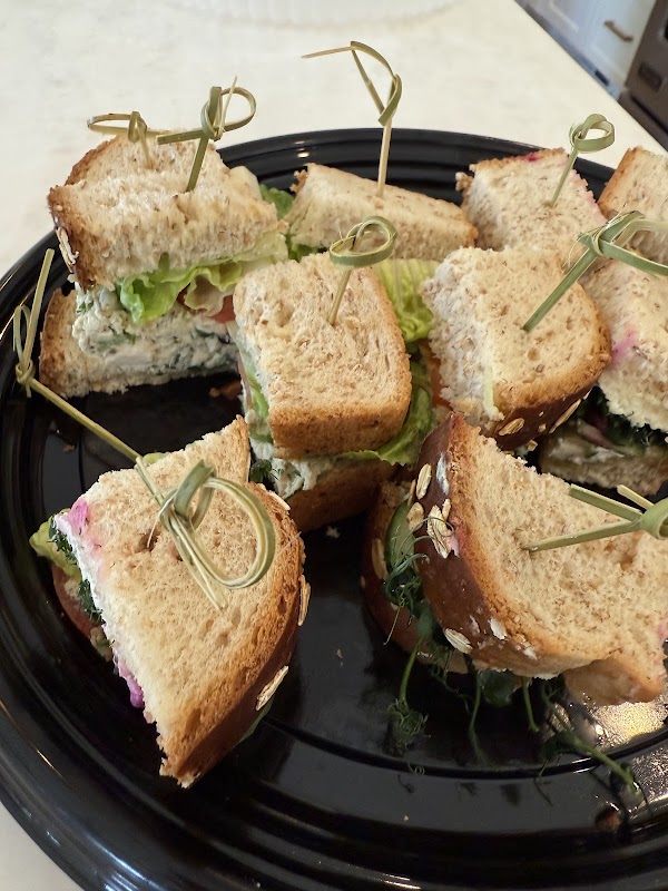 Buck's Deli & Market photo 3