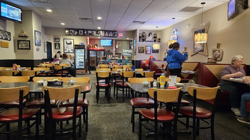 Oscar's Classic Diner photo 3