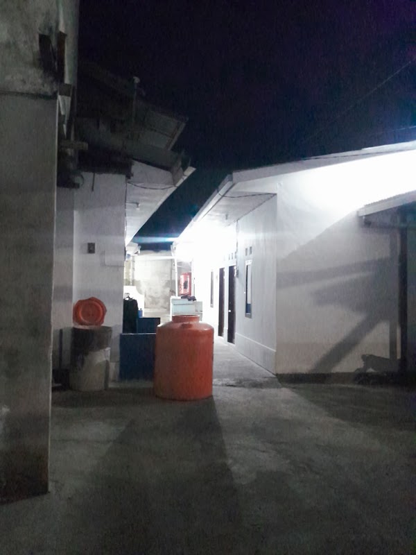 KONTRAKAN BIRU PUTIH