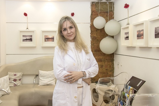 Foto de Dra. Marcela Benez, Dermatologista