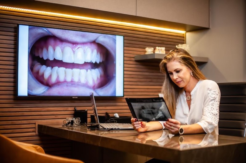Dra. Helianne Figueiredo Dentista Asa Sul Brasília Luminy - foto 5