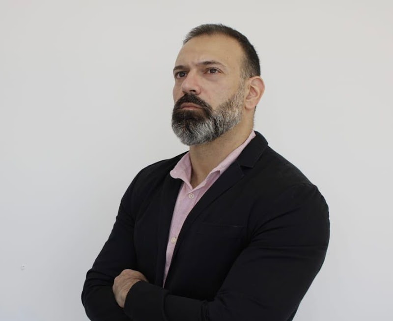 Clínica Rothier Dr Luiz Purger Implante dentário, facetas. Dor, extração siso, protocolo carga imediata e estética dental