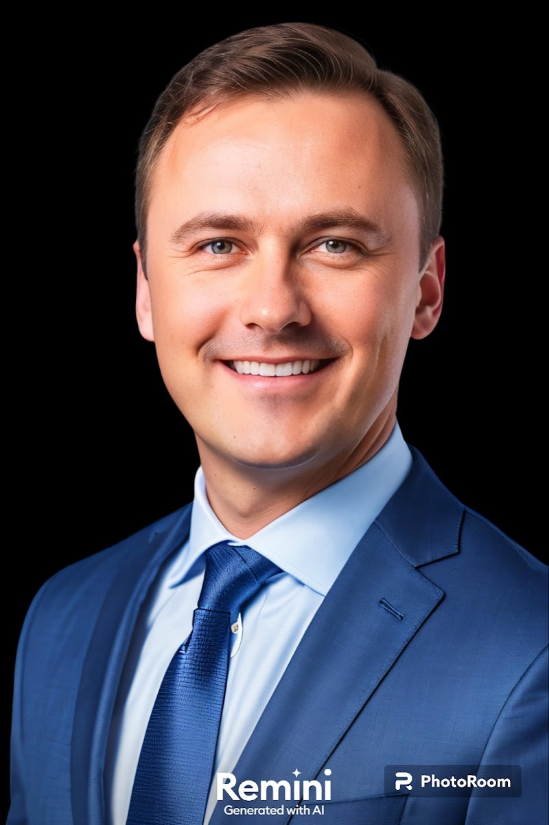 Dr. Jean Brustolim - Dentista/Implantes Curitiba