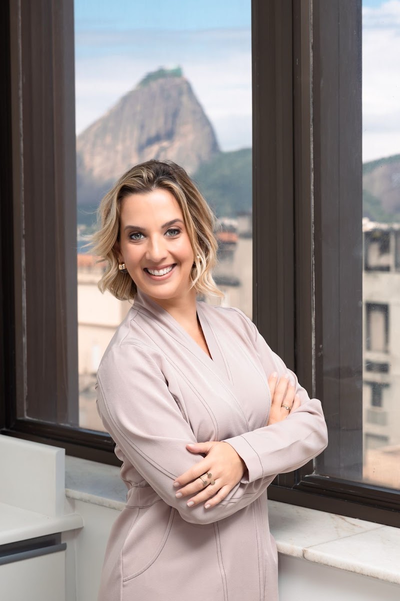 Dra. Glauce Vaz - Implantes e Estética