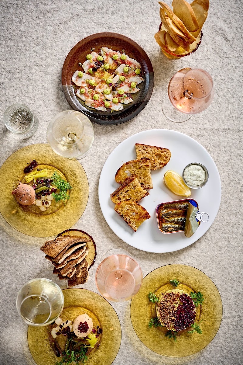 Harrisons food & wine photo 2