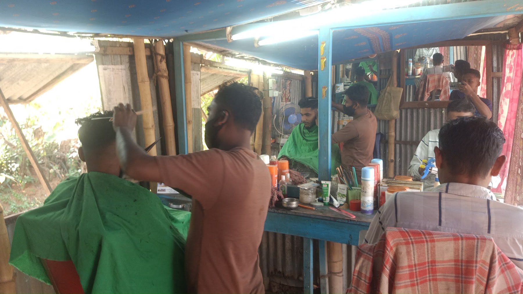 জন্টু সেলুন photo 3