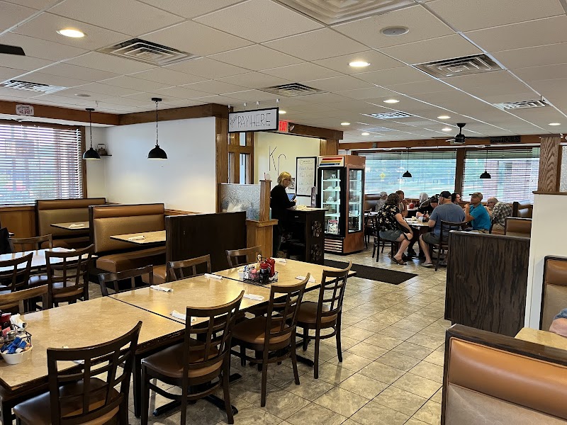 Kinni Cafe- River Falls photo 3