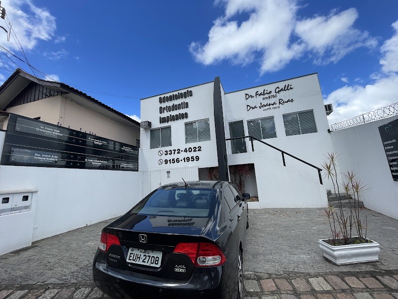 Dr. Fábio Galli - Dentista em Curitiba