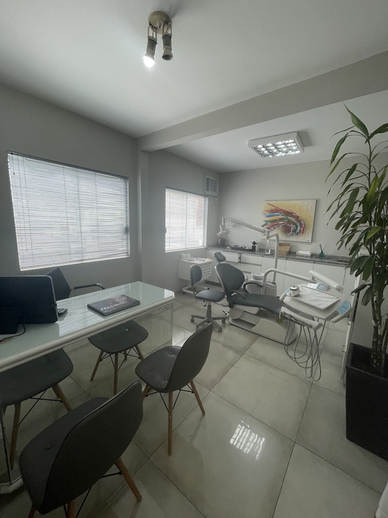 Dr. Fábio Galli - Dentista em Curitiba - foto 4