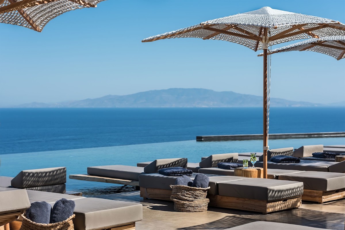 Andronis Arcadia, dog-friendly hotel in Santorini