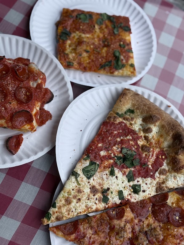 Mano's Pizzeria photo 4