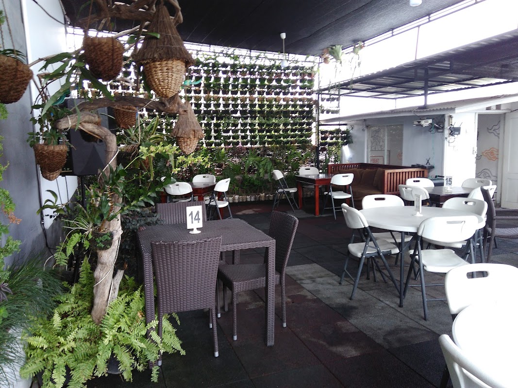 New Social Palace Cafe
