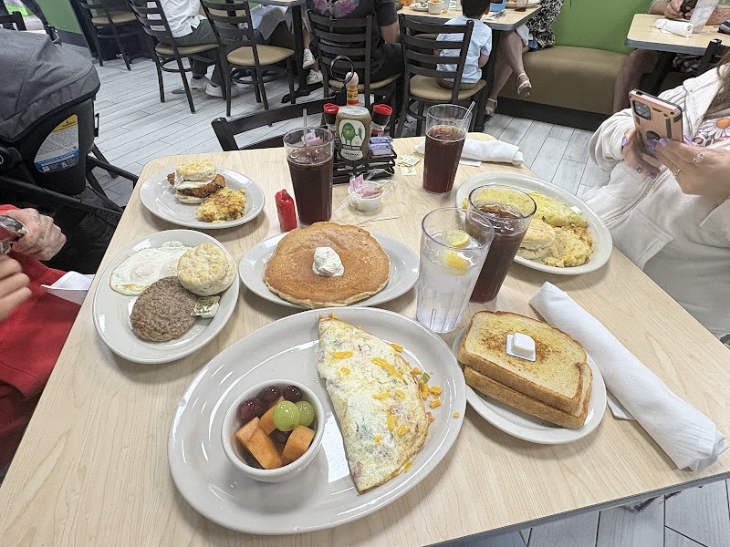 The Toasted Yolk Cafe photo 3
