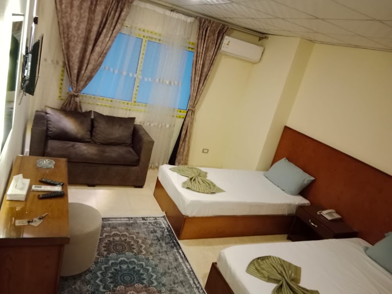 verssailles pyramids hotel photo 4