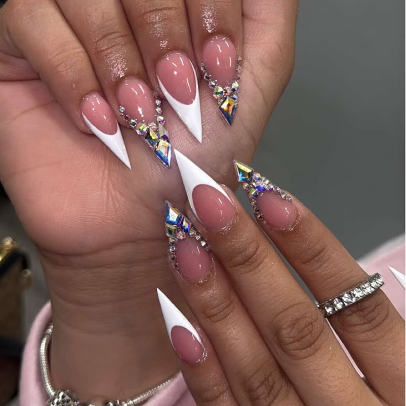 Expressions Nails LLC