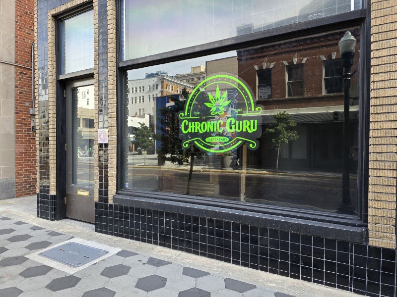 Video tour of Chronic Guru Dispensary & Lounge - Orlando retail environment