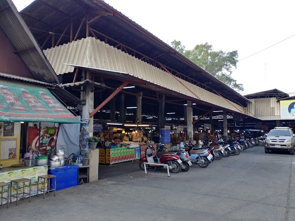 Nong Hoi Market (Local Friday Market) 1