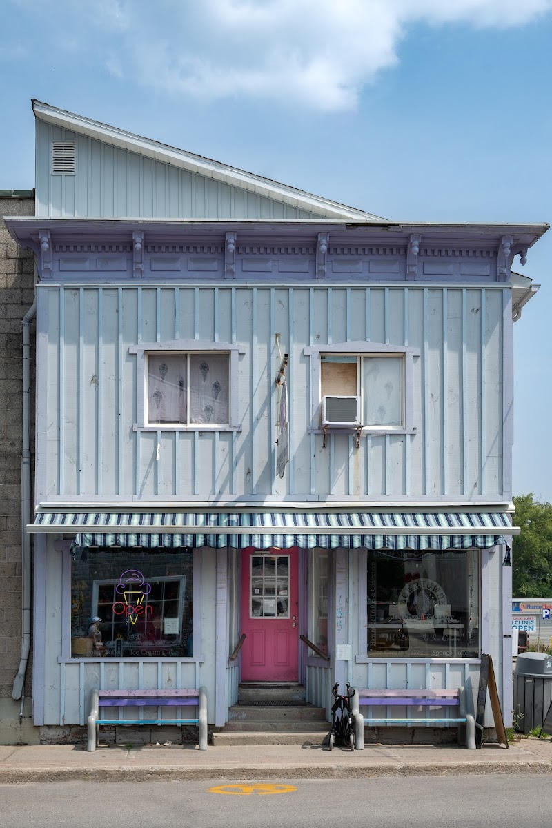 Downtowne Ice Cream Shoppe photo 4