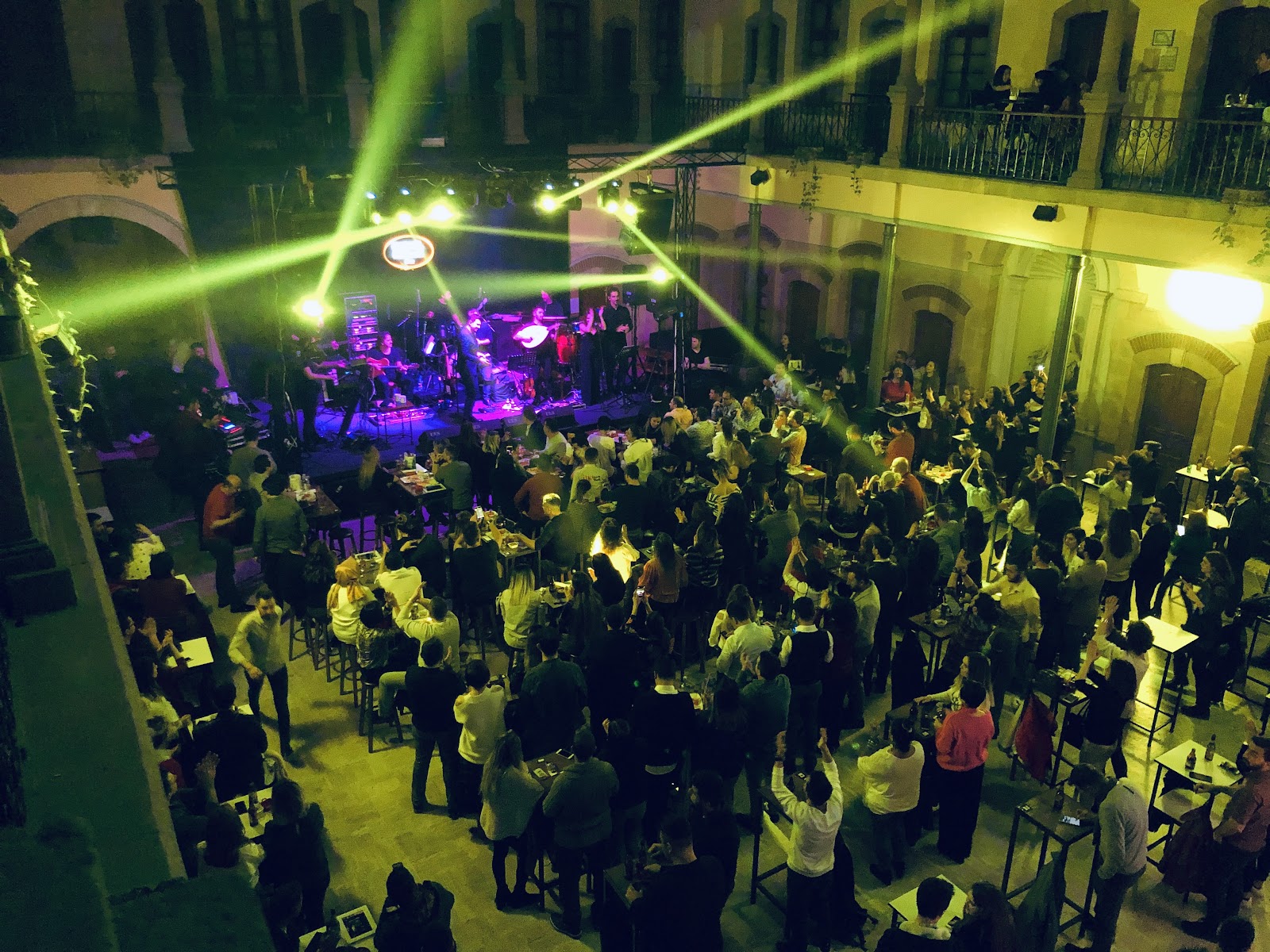 PAŞA PERFORMANCE HALL mekanı