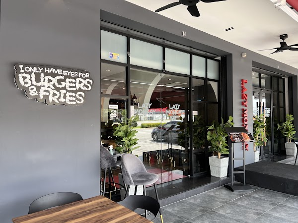 Lazy Monday 68 Avenue - Photo 1