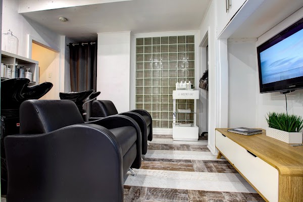 The Gallery of Hair Newport photo 2