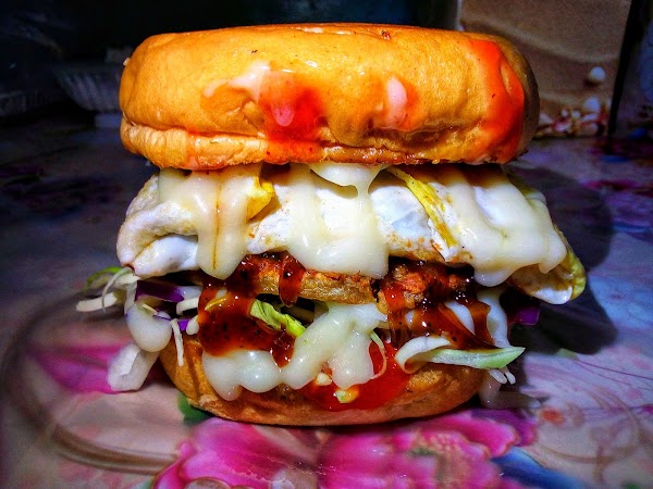 Ward's Burger - Photo 1