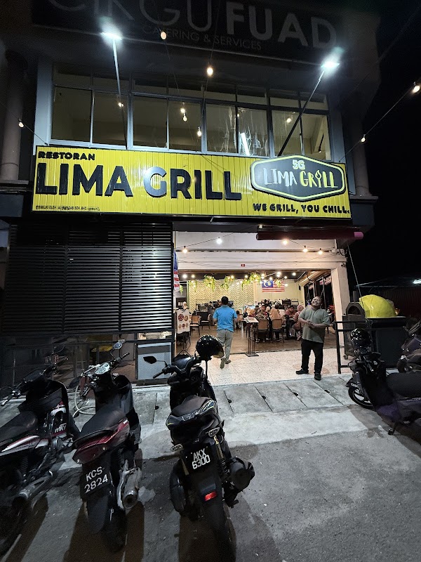 Western, Pizza, Pastry, Coffee & Gepuk - Photo 1