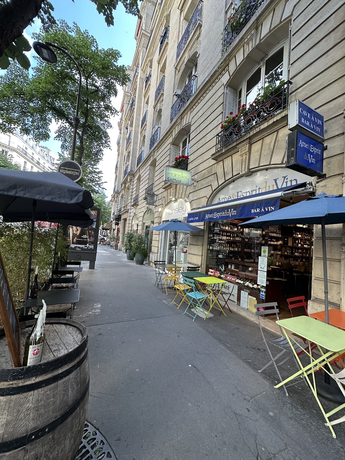 Ame & Esprit du Vin • CAVE & BAR A VINS, vue extérieure