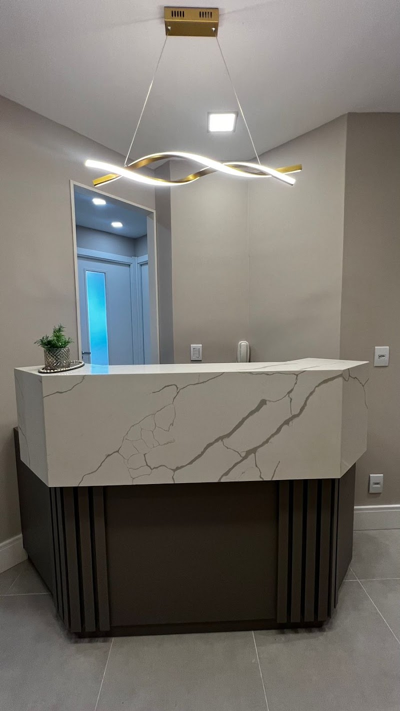 Dra. Patricia Farias - Endodontia e Ortodontia - foto 5