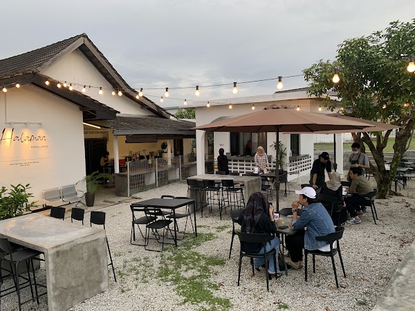 Halaman by Dapur Western - Photo 1