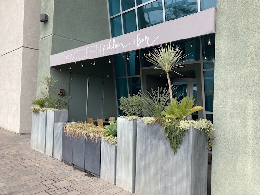 The MODERN Kitchen + Bar