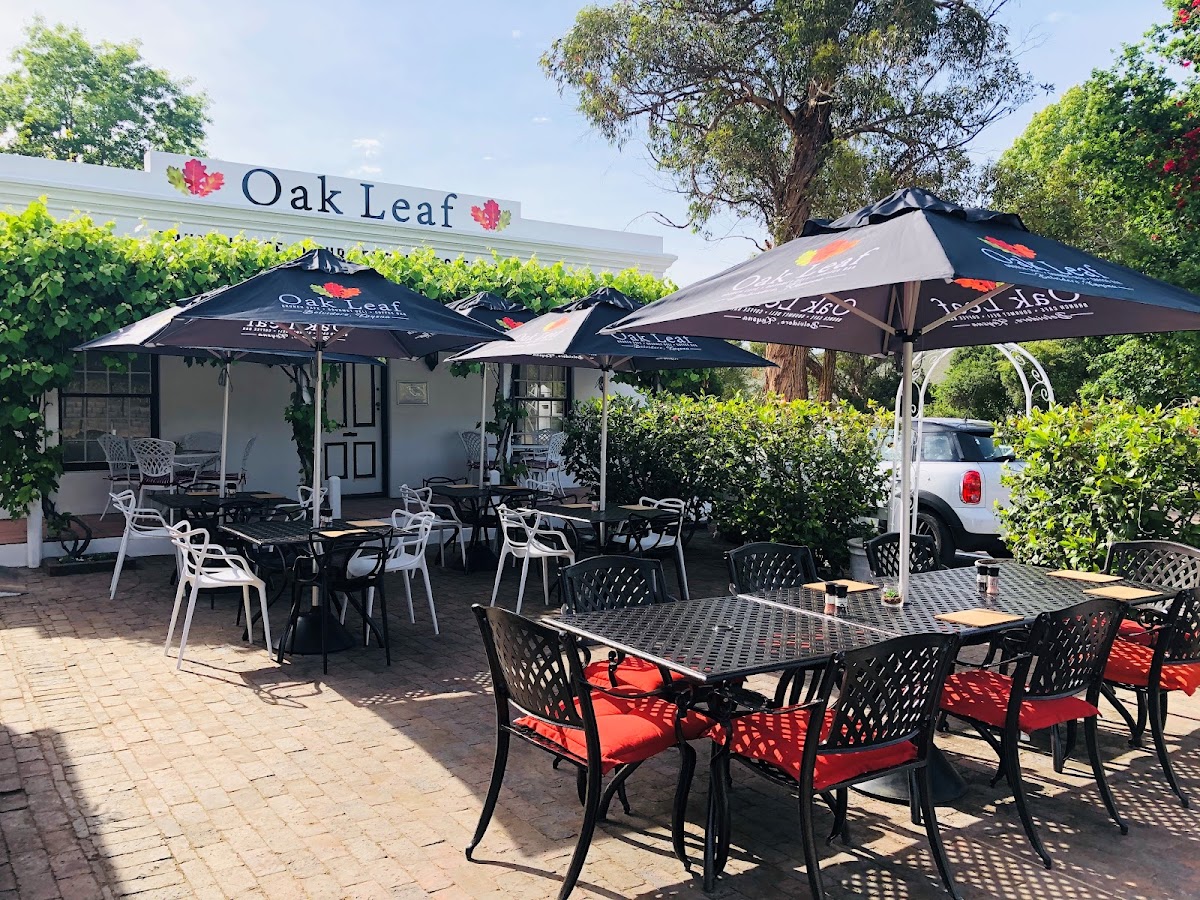 Oak Leaf Restaurant, Gourmet Deli & Coffee Bar — photo 3