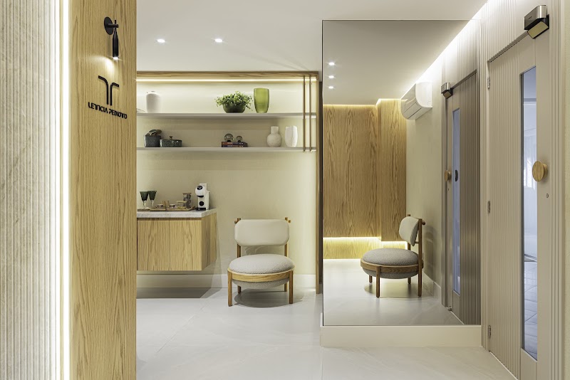 Dra. Letícia Peixoto dentista em Vitória ES - foto 2