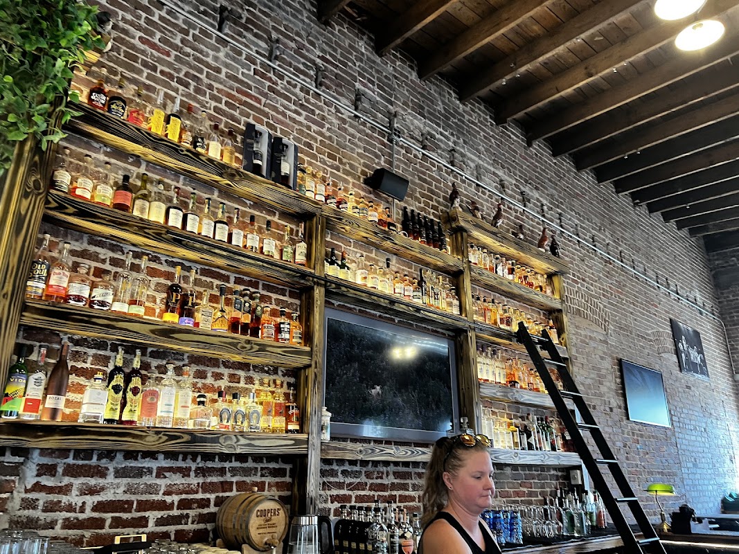 Paddock & Whisky photo 3