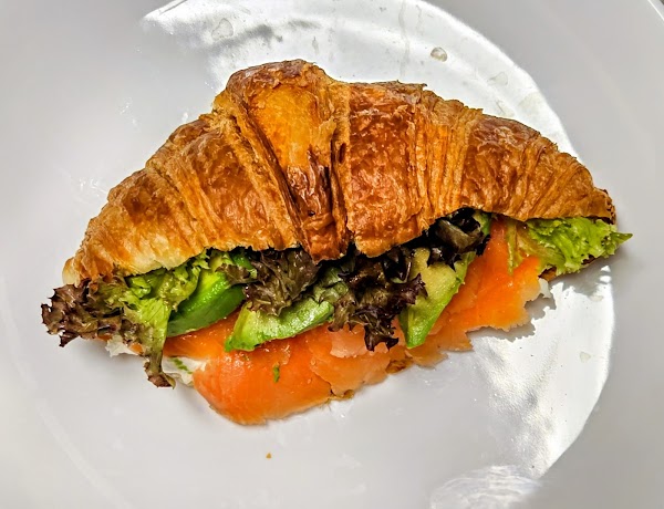 LSM MOONCRUST BAGELS exterior