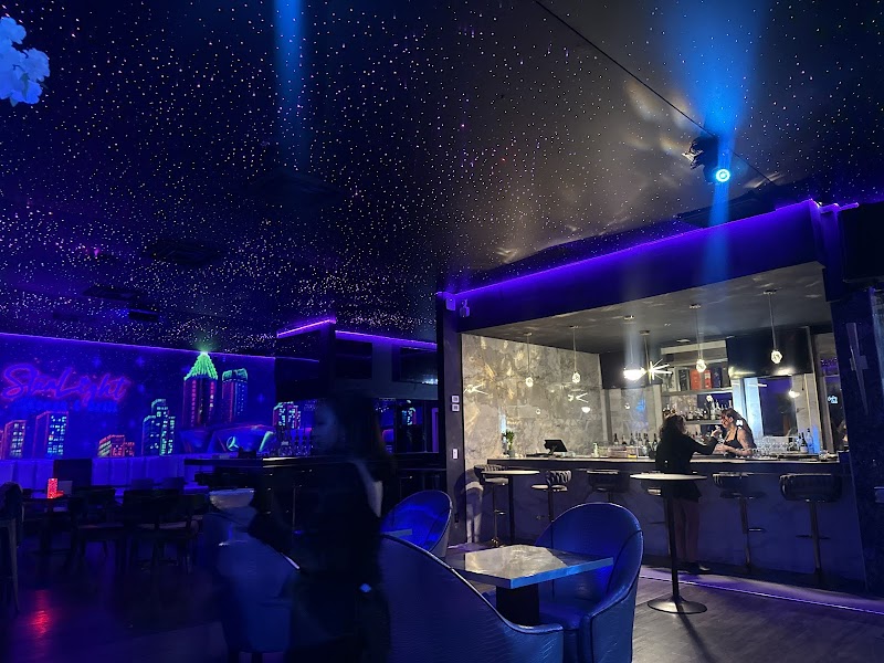 Starlight Lounge & Grill