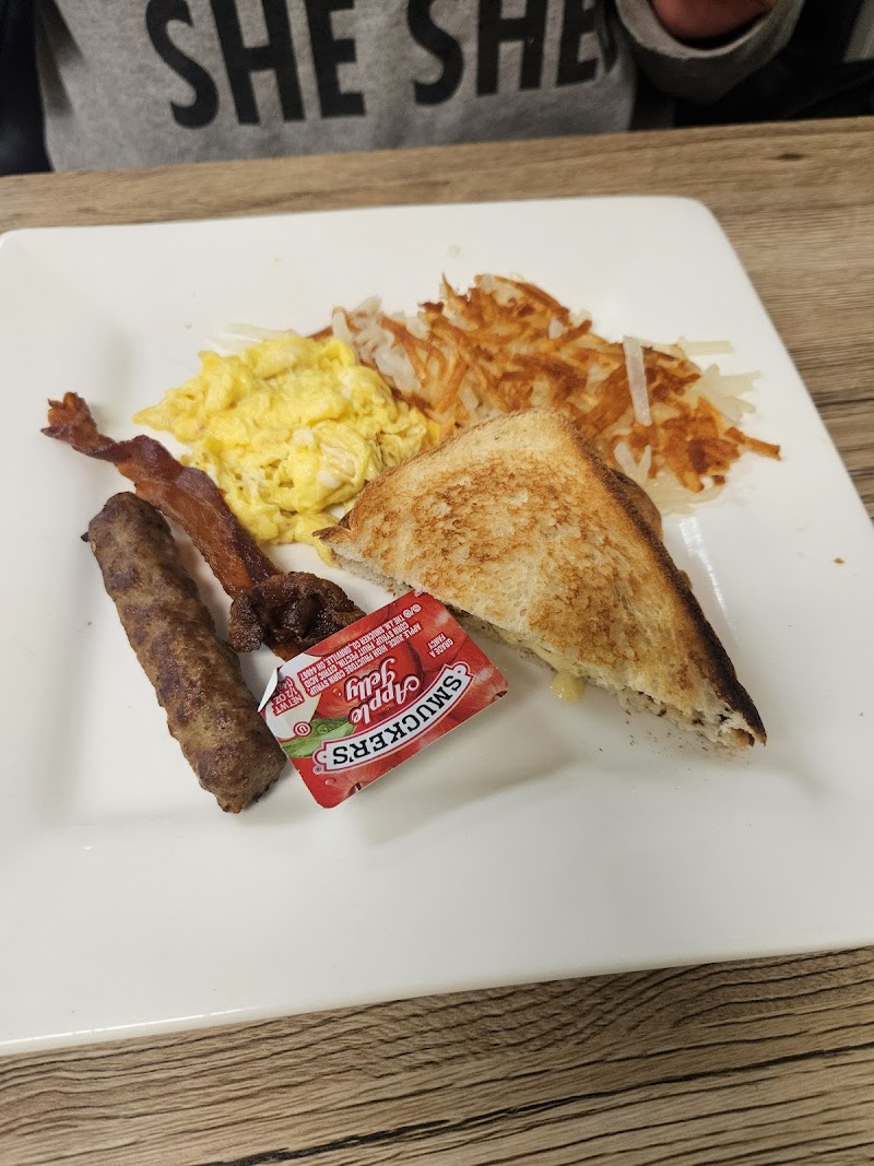 Red Apple Cafe photo 3