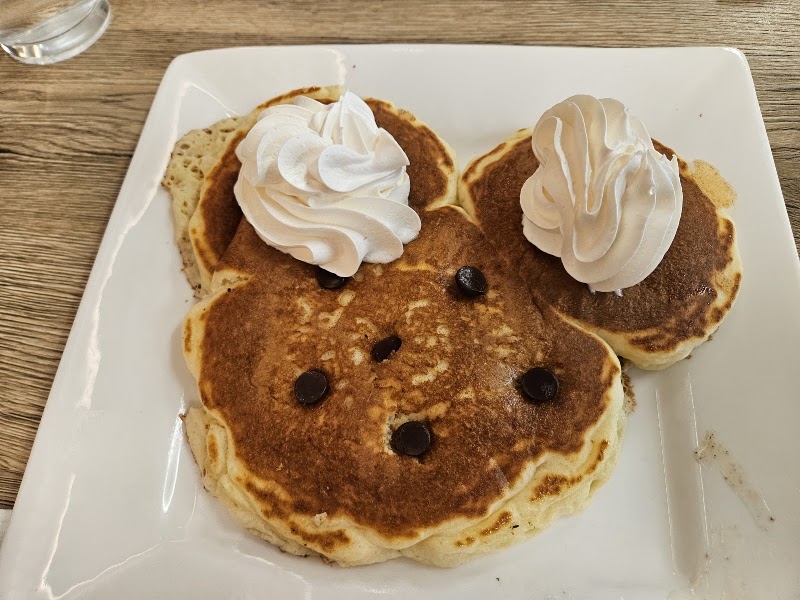 Red Apple Cafe photo 3