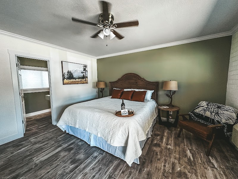 Woody Mountain Campground and Bed & Breakfast photo 2