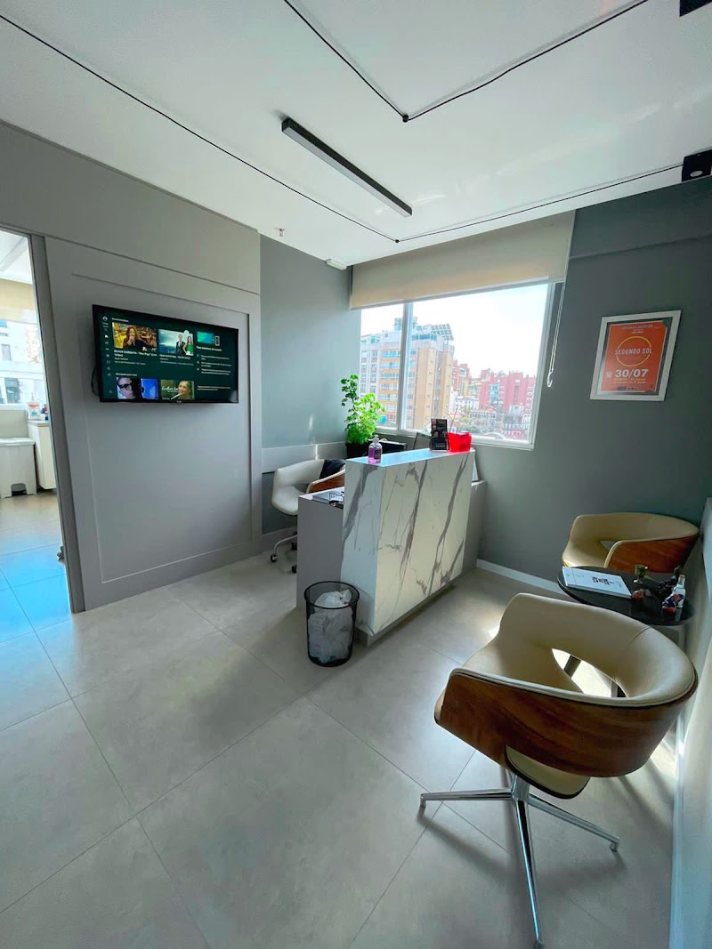 Fernanda Mocellin Odontologia Especializada