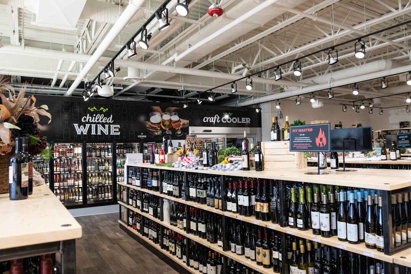 5 Vines Wine, Craft Beer & Spirits - Wildwood Store